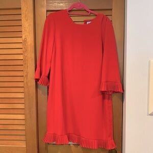 Cece Pleat Detail Crepe Shift Dress